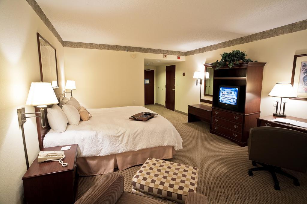 Hampton Inn & Suites Charlotte Arrowood Rd Dış mekan fotoğraf
