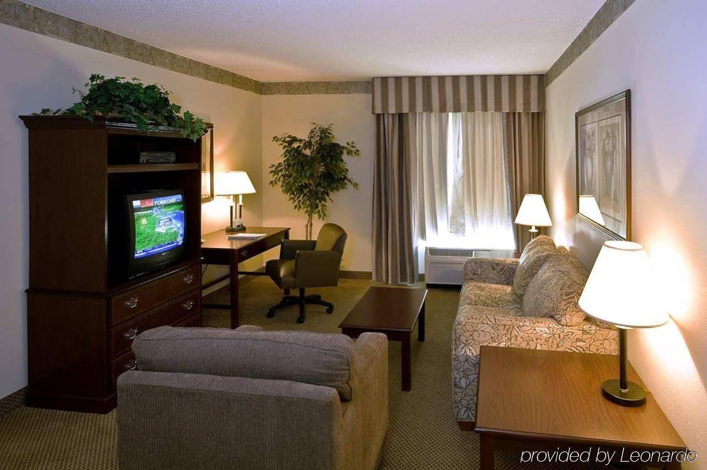 Hampton Inn & Suites Charlotte Arrowood Rd Dış mekan fotoğraf