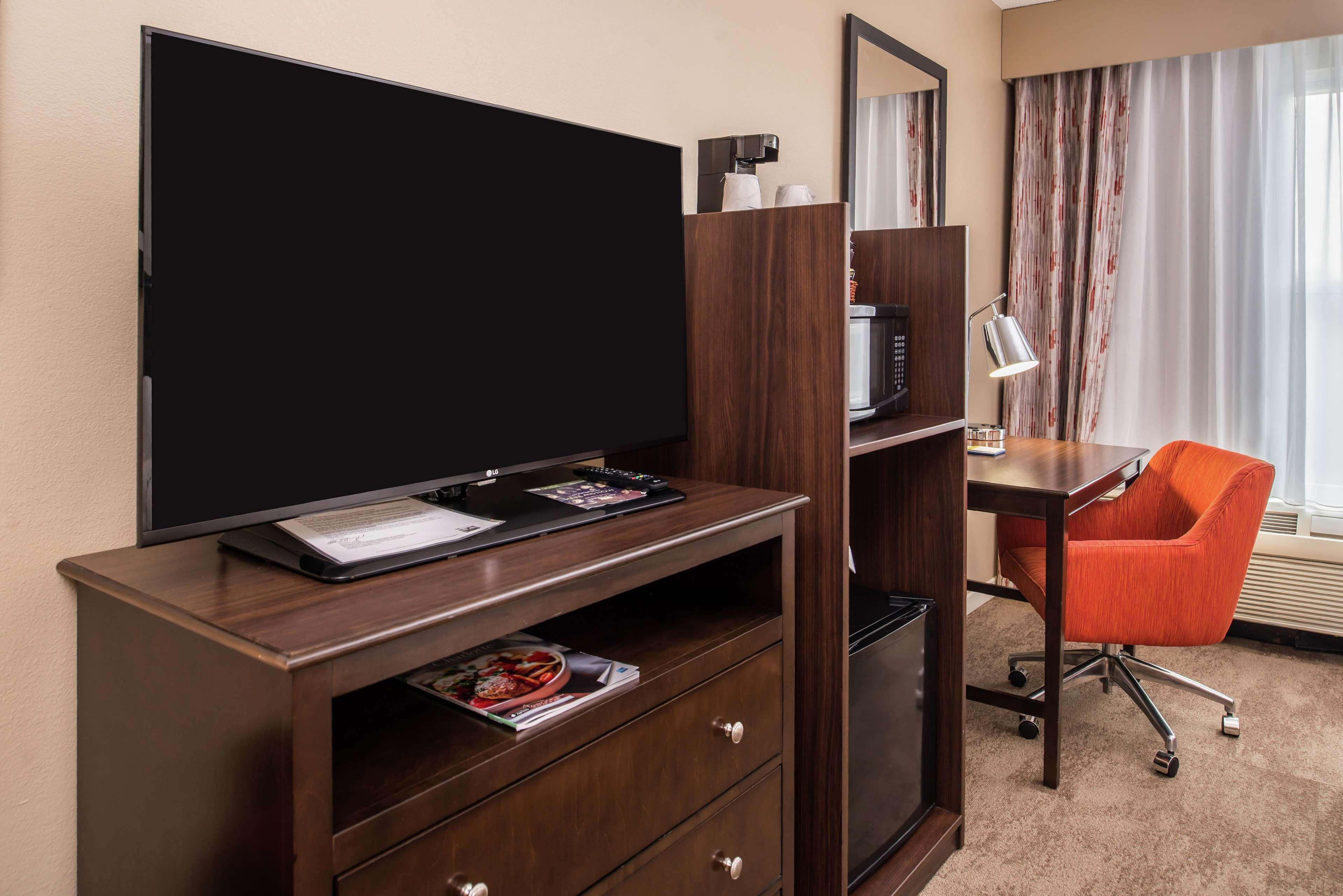 Hampton Inn & Suites Charlotte Arrowood Rd Dış mekan fotoğraf