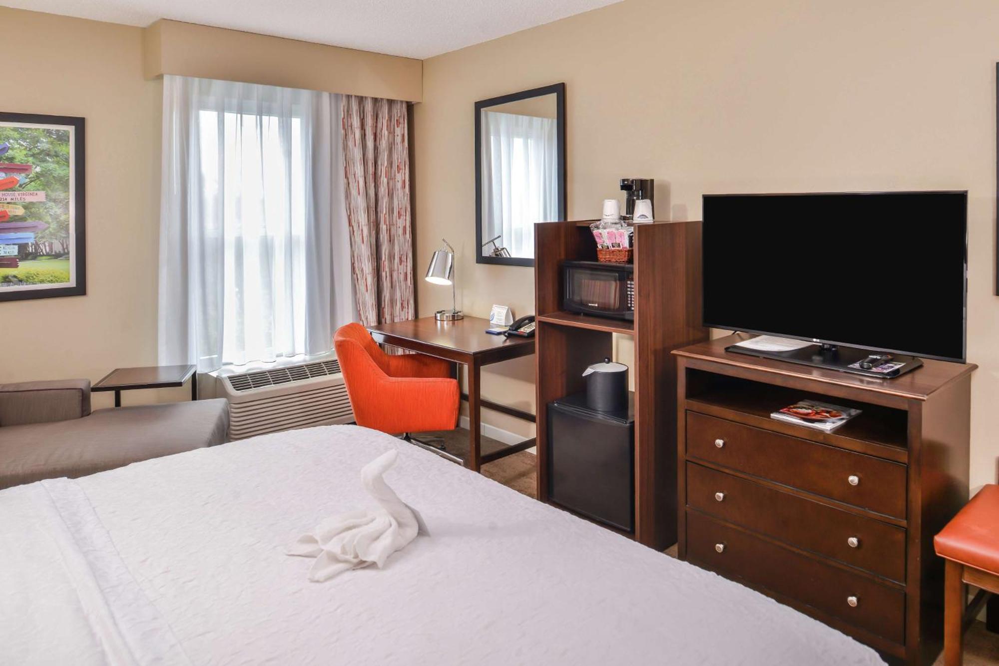 Hampton Inn & Suites Charlotte Arrowood Rd Dış mekan fotoğraf