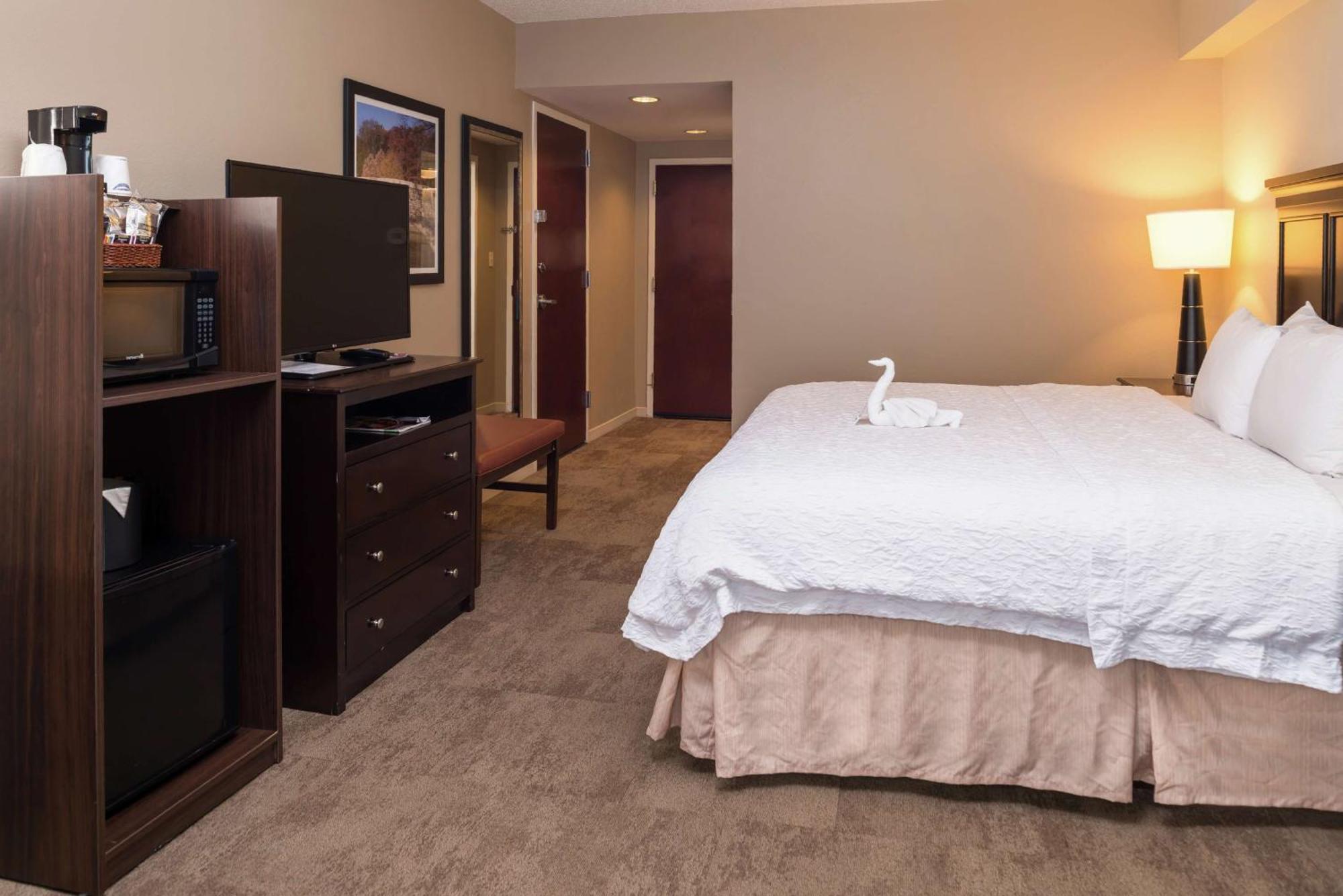 Hampton Inn & Suites Charlotte Arrowood Rd Dış mekan fotoğraf