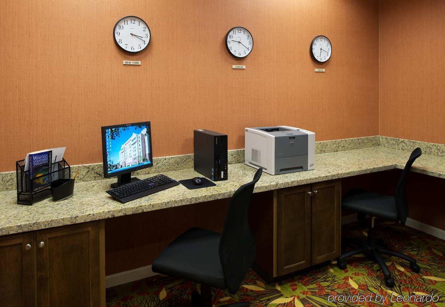 Hampton Inn & Suites Charlotte Arrowood Rd Konforlar fotoğraf
